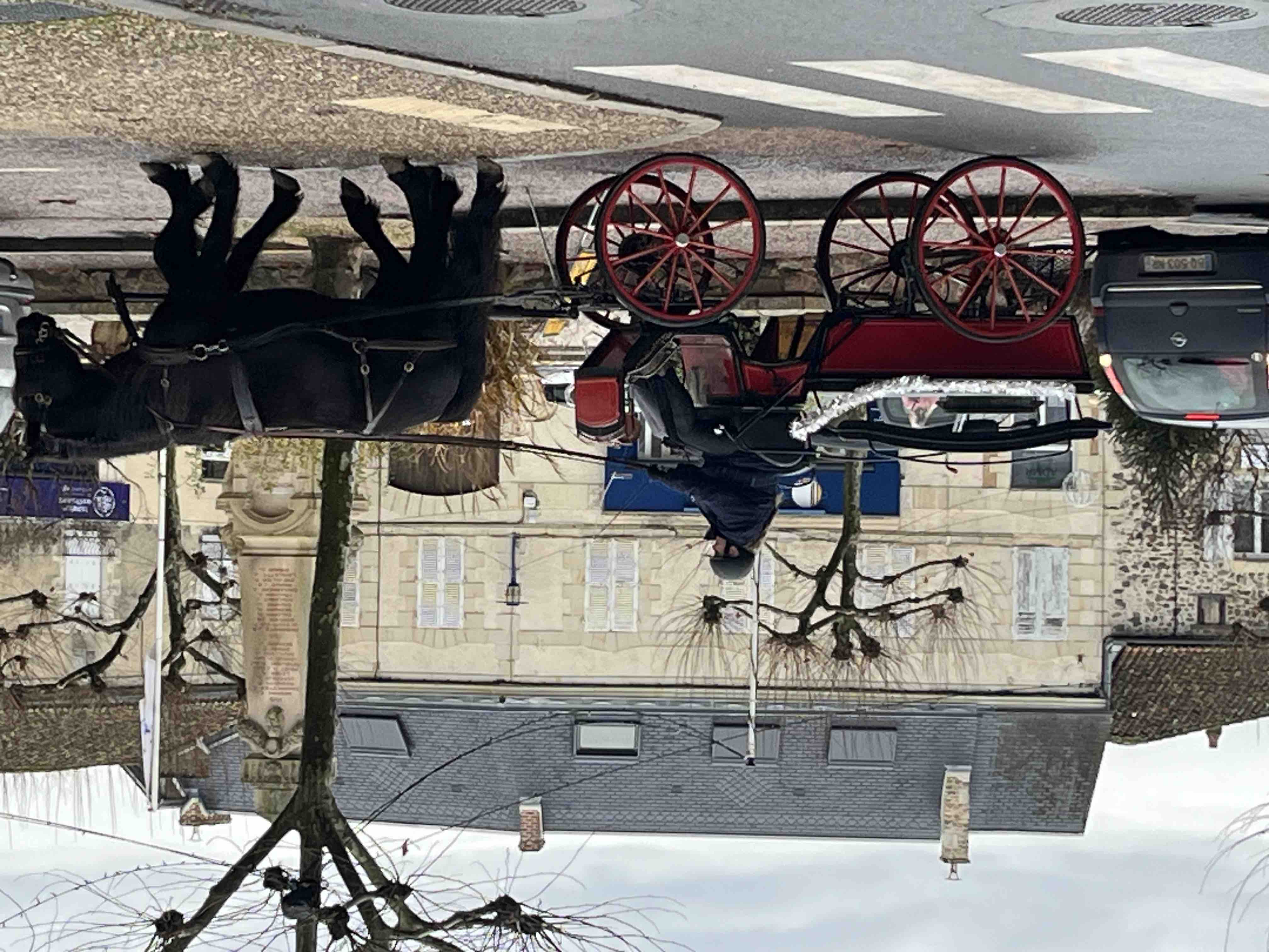 Noël à L'Isle-Jourdain - décor du stand de fête